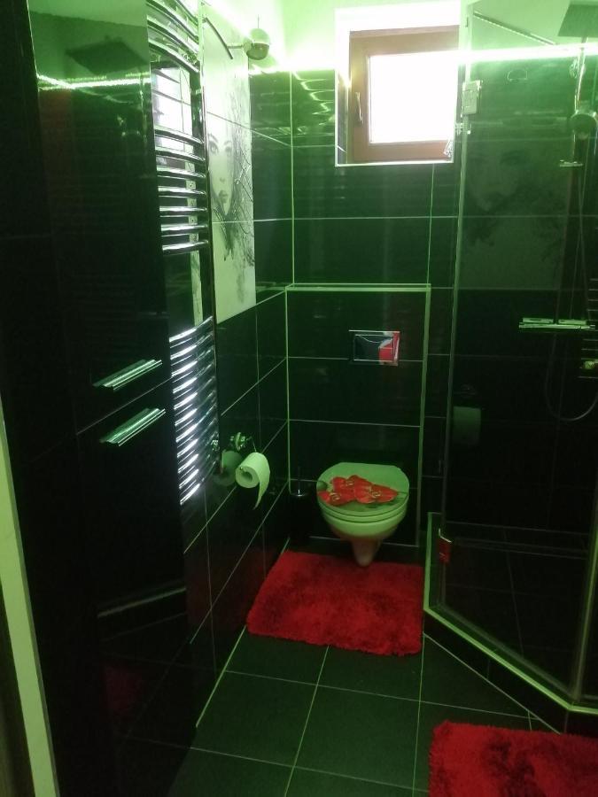 Matyas Apartman Tata Zewnętrze zdjęcie
