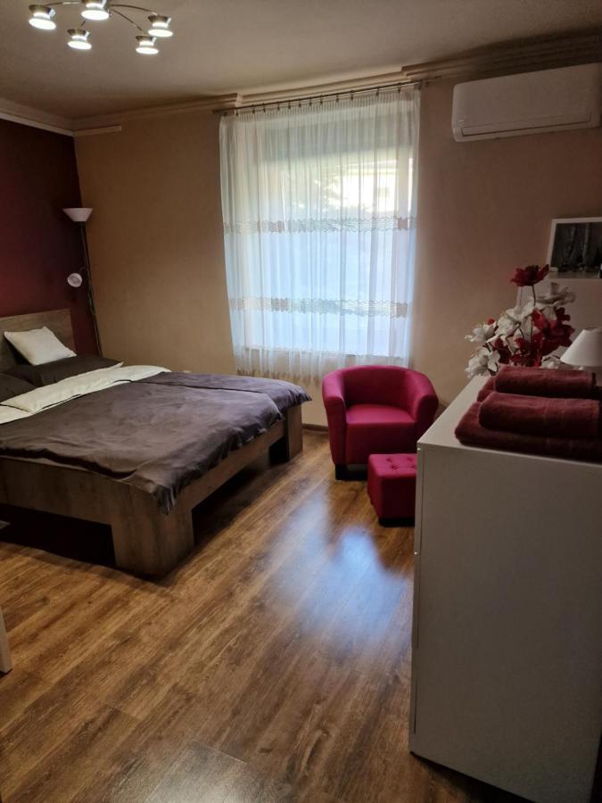 Matyas Apartman Tata Zewnętrze zdjęcie